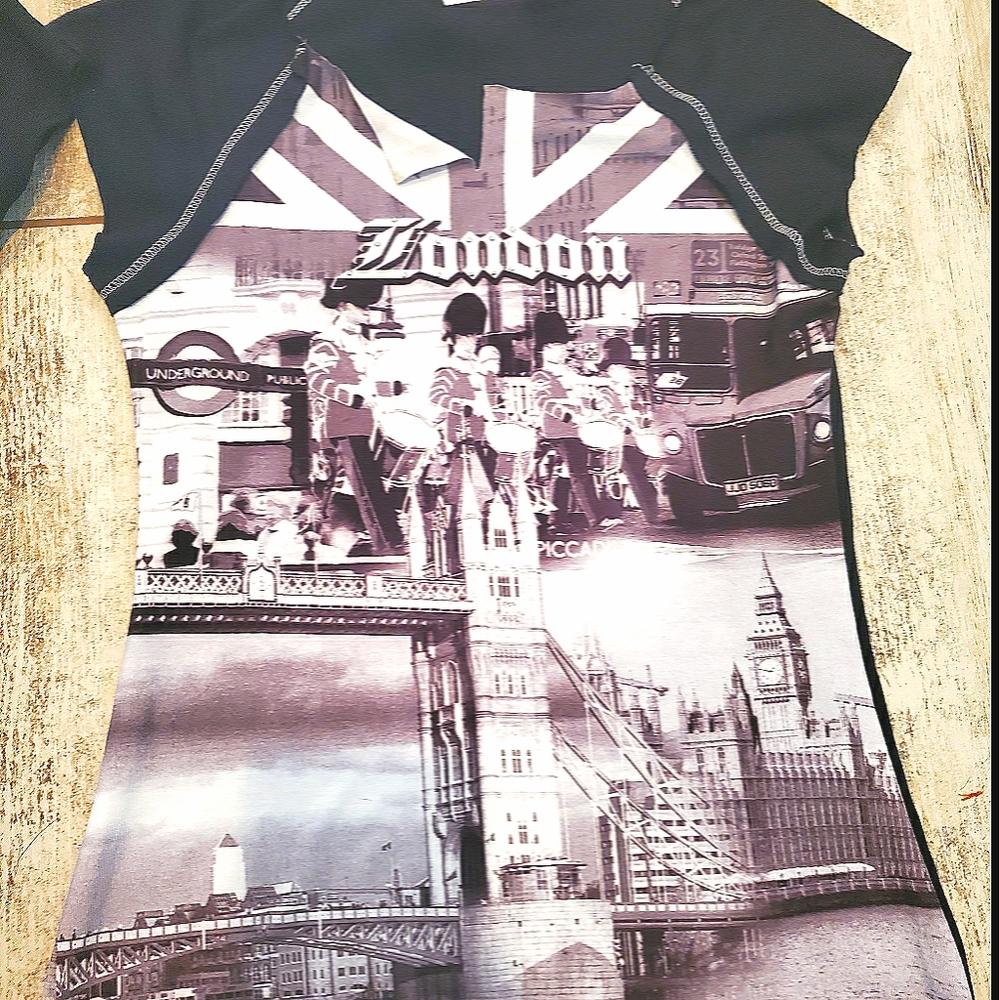 Disney Parks Merchandise London T-shirt